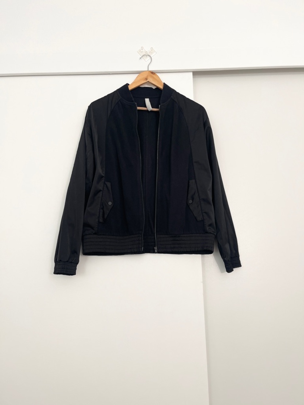 Athleta Zion Bomber Jacket Size Medium